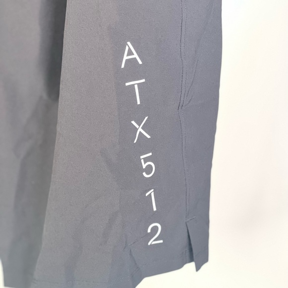 NWT Rare Lululemon Men’s Short 9” Linerless New - Picture 3 of 5